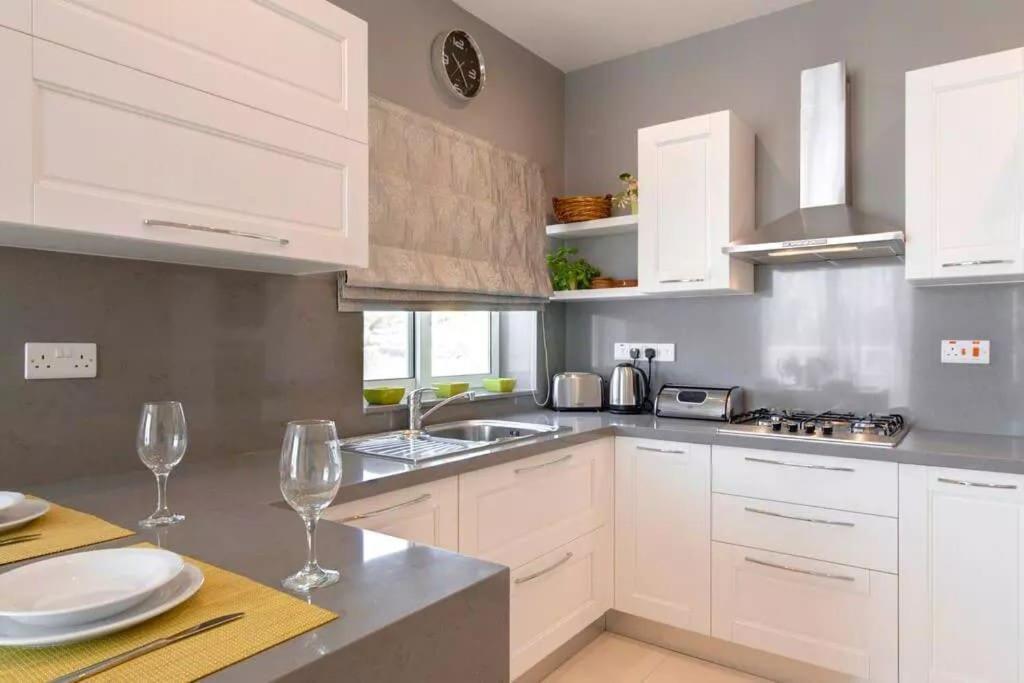 Penthouse With Picturesque Garden And Bayviews Marsaskala