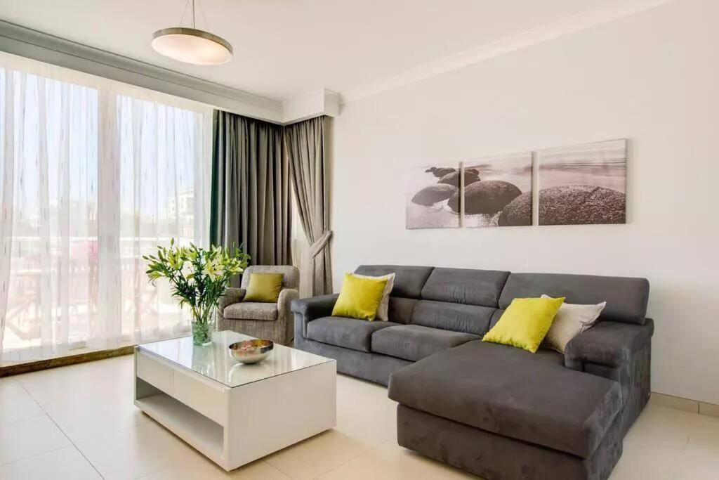 Penthouse With Picturesque Garden And Bayviews * Marsaskala
