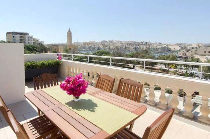 Apartment Penthouse With Picturesque Garden And Bayviews Marsaskala